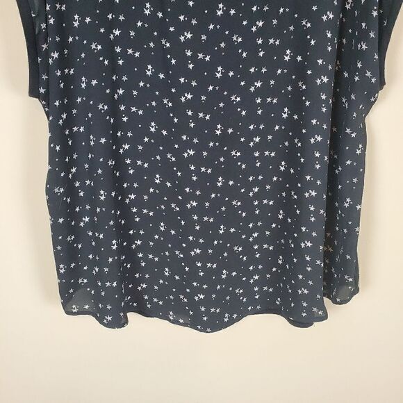 Torrid Star Print Sheer Front Blouse Size 1 - Picture 3 of 6